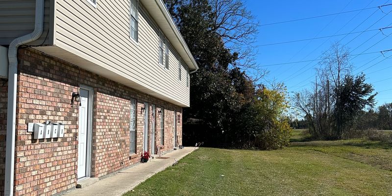 Westwego Apartment: 1413 Central Ave