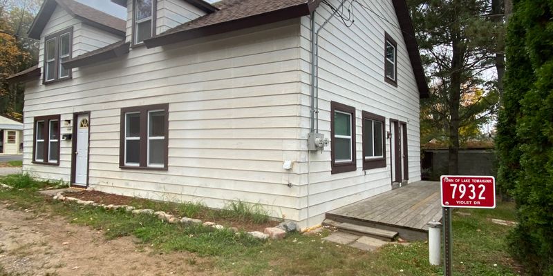 Lake Tomahawk House: 7932 Violet Dr