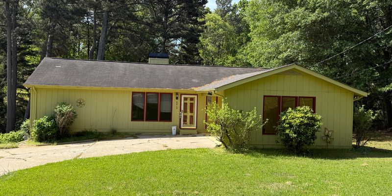 Oakwood House: 4812 Bentwood Dr