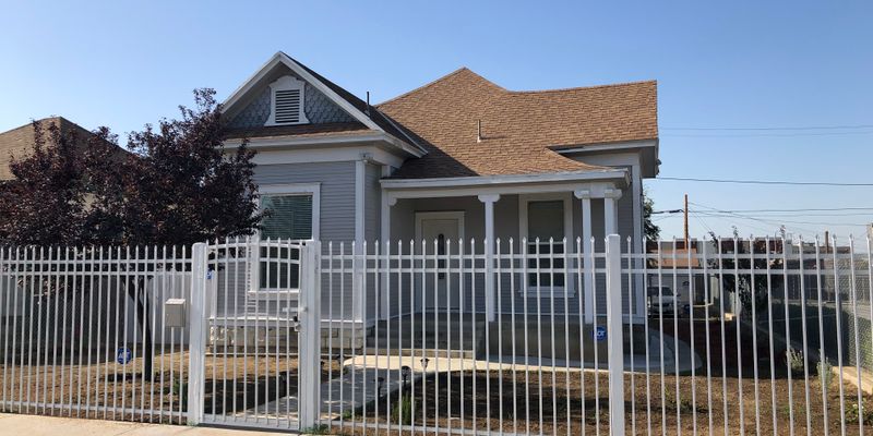 Bakersfield House: 717 Monterey St