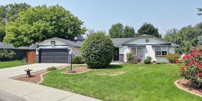 Boise House: 6153 N Portsmouth Ave