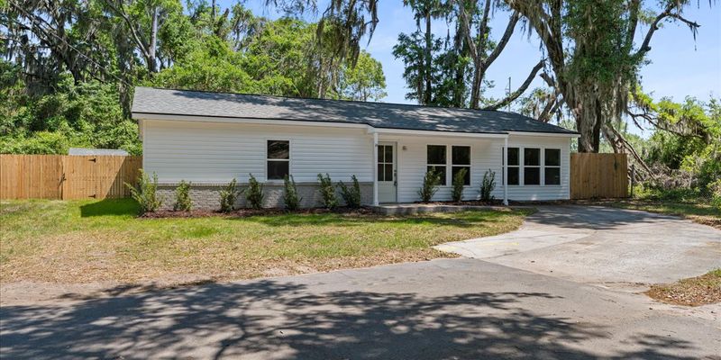 Beaufort House: 14 Twin Lakes Rd