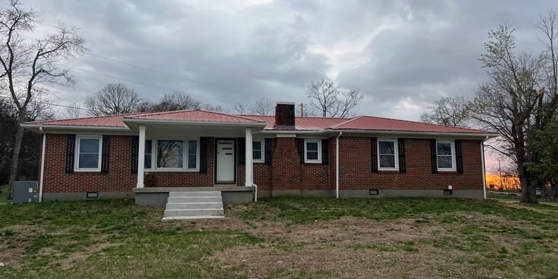 Bethpage House: 10535 US-231