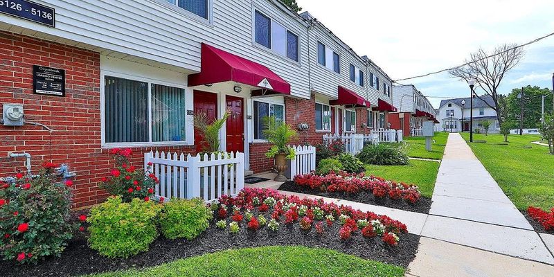 Baltimore Apartment: 5136 Oaklawn Rd