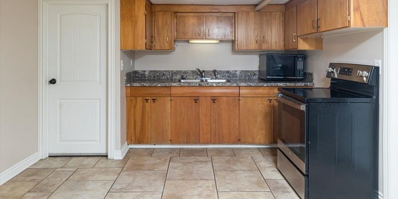 Logan Apartment: 729 E 200 N