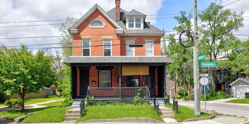Columbus Apartment: 683 - 685 S Champion Ave