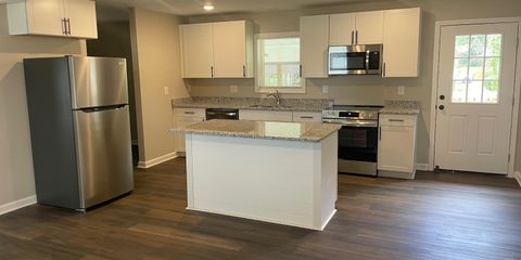 Hwy 20 Kitchen.jpg