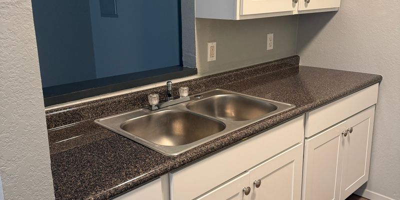 Longview Apartment: 1200 Fourth St