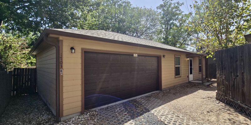 Austin House: 1703 E 16th St