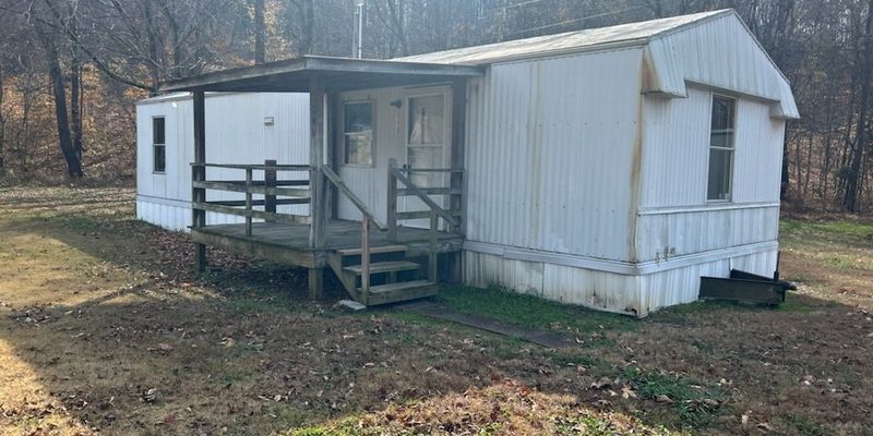 Hurricane Mills House: 773 Barren Hollow Rd