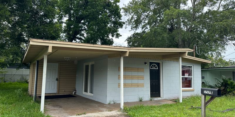 Jacksonville House: 1576 W 13th St
