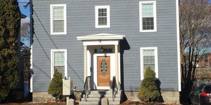 Lowell Apartment: 423 Pawtucket Street