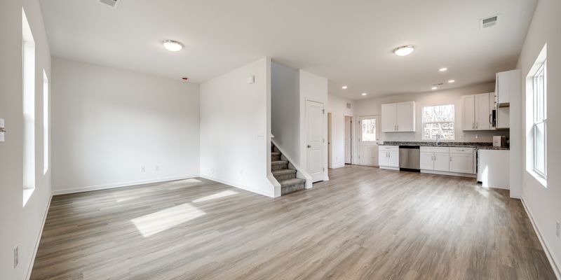 Dallas House: 602 W Lewis Rd
