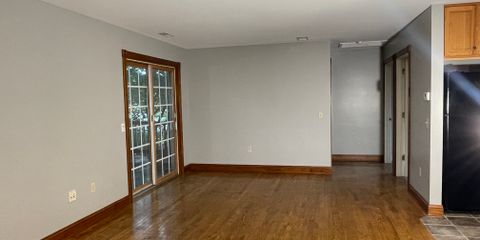 LivingRoom 2.jpg