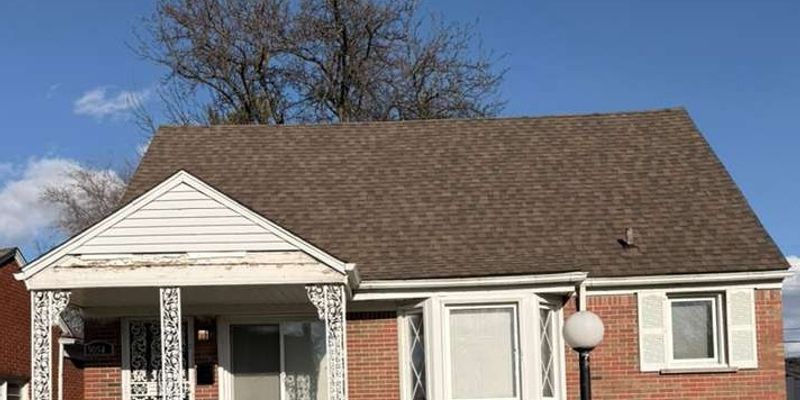 Detroit House: 9054 Grandville Ave