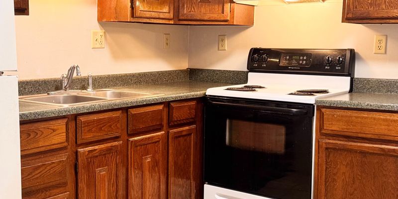 Wilton Apartment: 207 E Wate Street