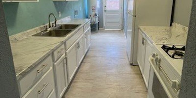 Albuquerque Apartment: 805 Ortiz Dr SE