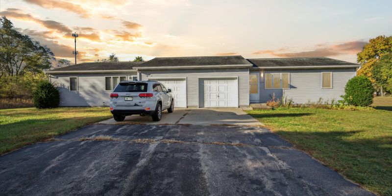 Mount Pleasant House: 3436 S East St