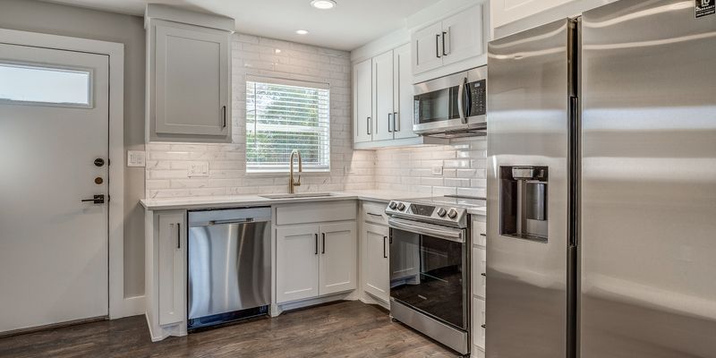 Dallas Apartment: 2114 Tucker Street