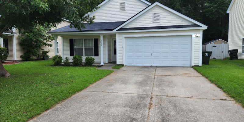 Goose Creek House: 1012 Deerberry Rd
