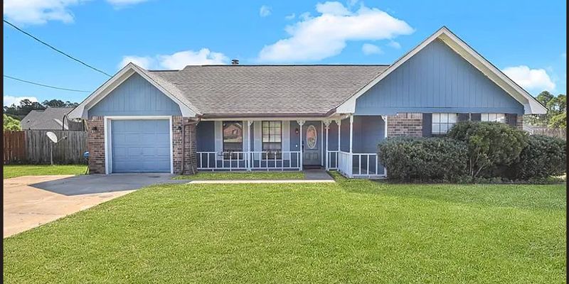 Hinesville House: 906 Linwood Cir