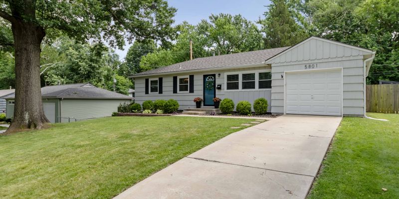 Prairie Village House: 5801 W 81st St