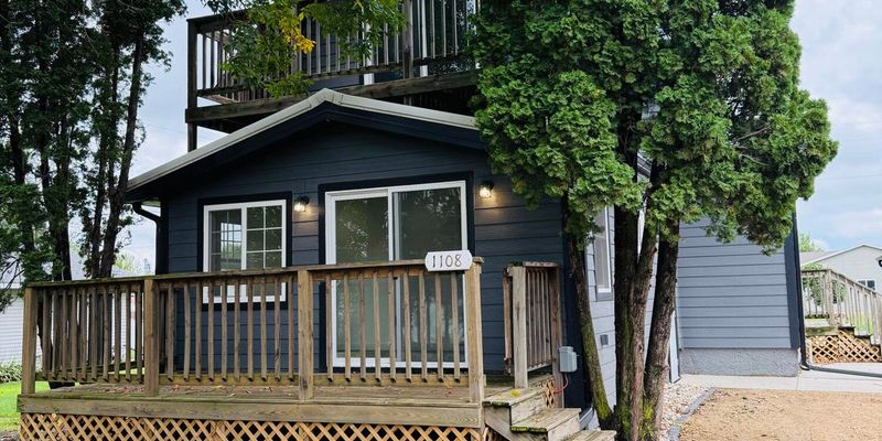 Lake Norden House: 1108 Main Ave