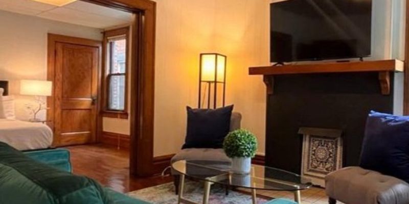 Columbus House: 870 Dennison Ave