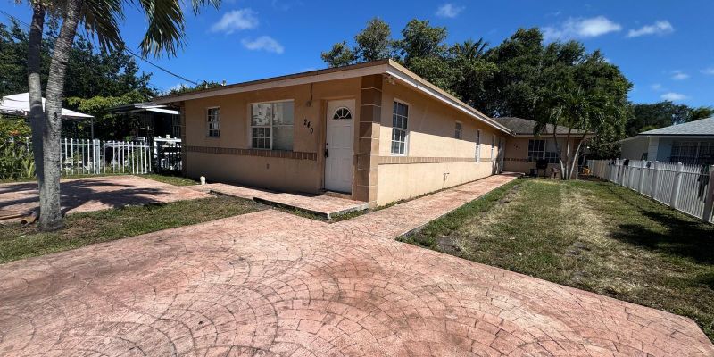 Miami House: 240 NW 56th St