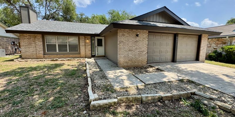 San Antonio House: 5614 Timber Rail