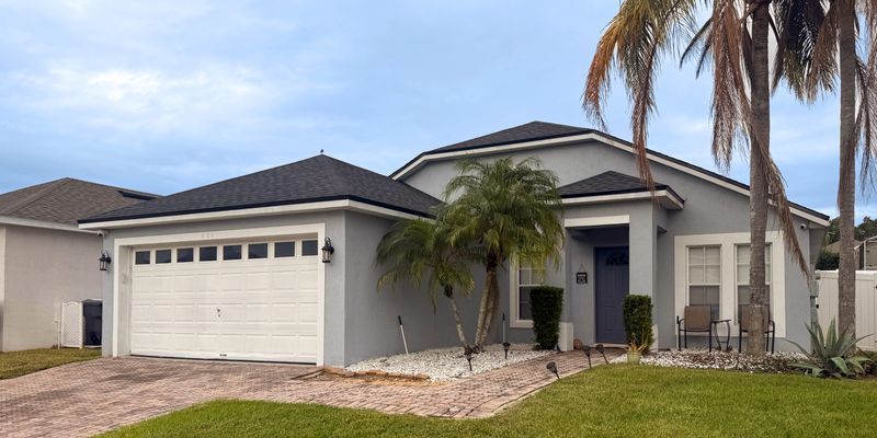 Davenport House: 464 Gleneagles Dr
