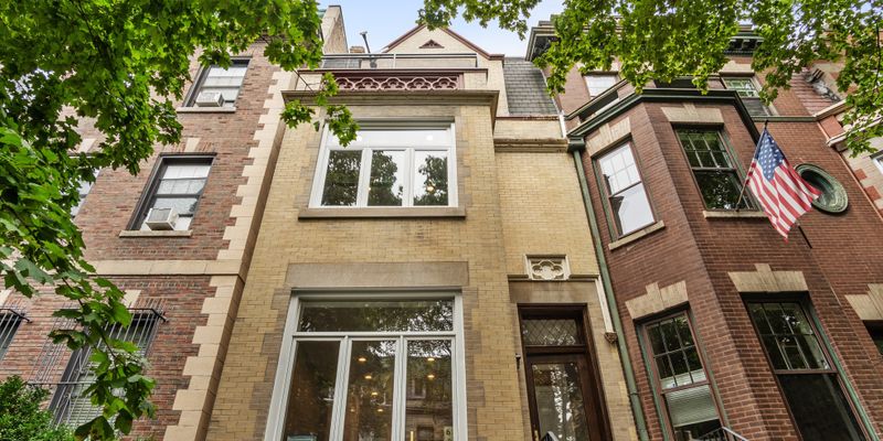 Chicago Apartment: 608 W Arlington Pl