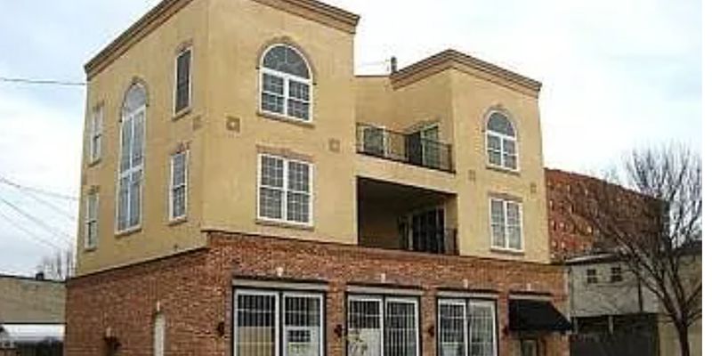 Baltimore House: 1169 Dexter St
