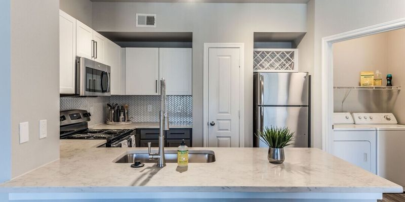 Houston Apartment: 10200 Tanner Rd