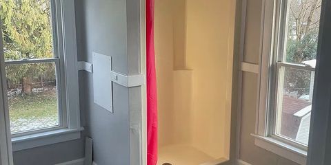 417 Bardon Upstairs Bath .jpeg