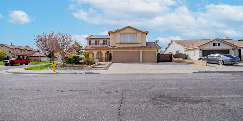 Lancaster House: 1514 Regents St