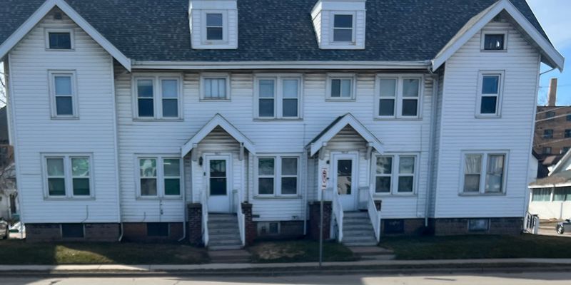 Oshkosh Townhome: 461 Bowen St