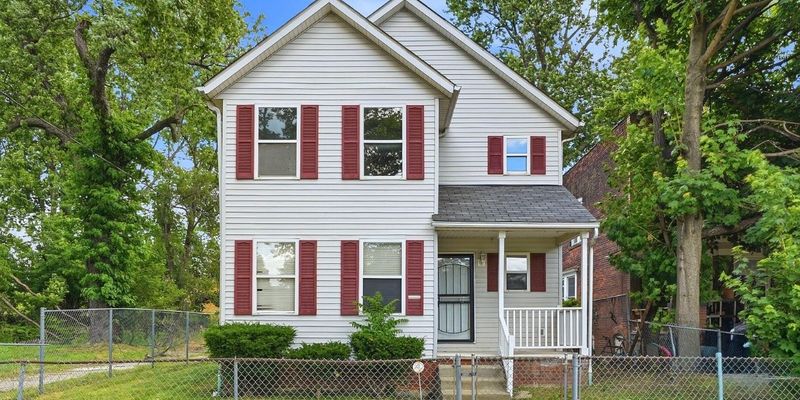 Cleveland House: 621 E 115th St