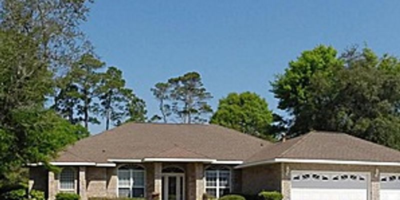 Niceville House: 2026 Kildare Cir