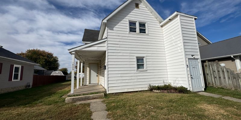 Kokomo Apartment: 1805 N Wabash Ave