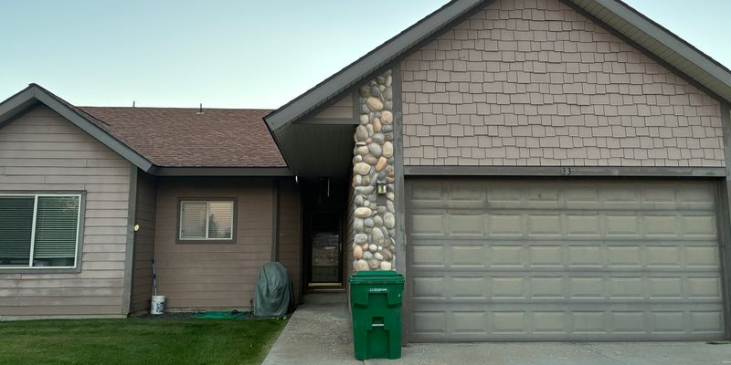 Donnelly House: 33 Buckskin Dr