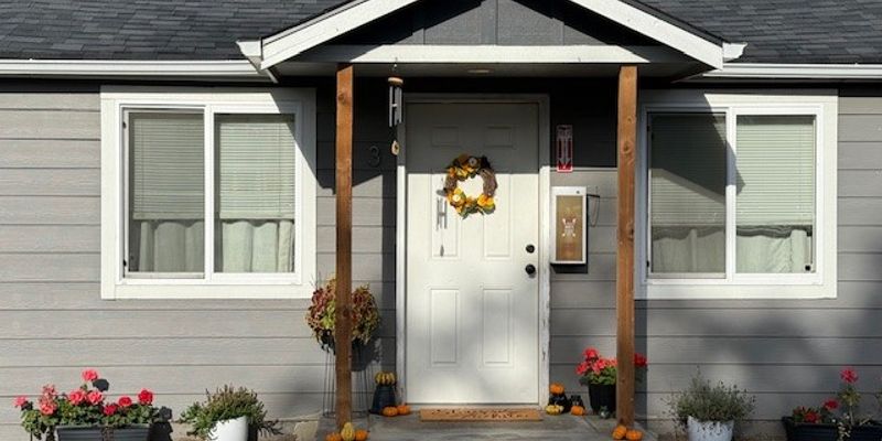 Salem Apartment: 4305 Claxter Court Northeast