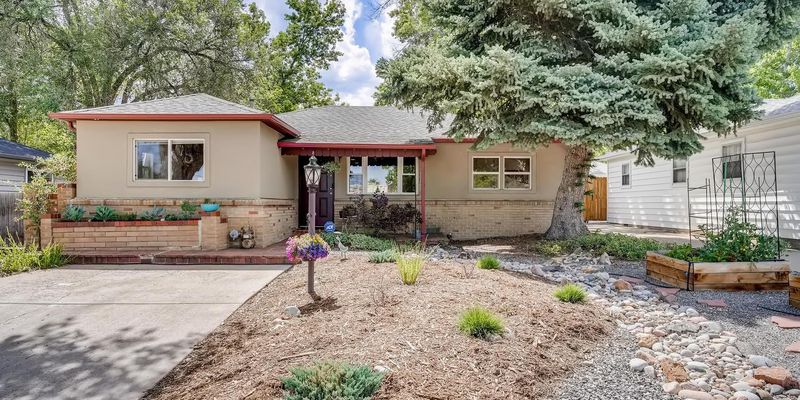 Lakewood House: 1655 Yukon St