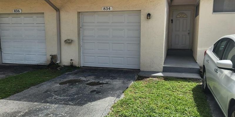 Plantation Townhome: 834 NW 82nd Ave