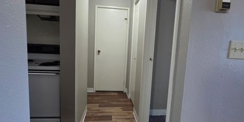 Hallway.JPG