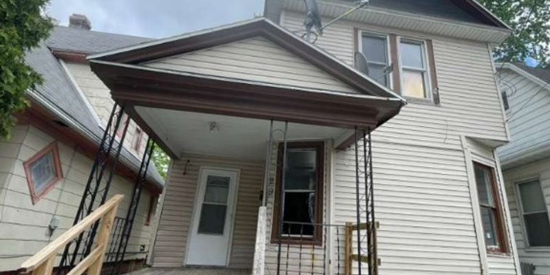 Toledo House: 29 Garfield Pl