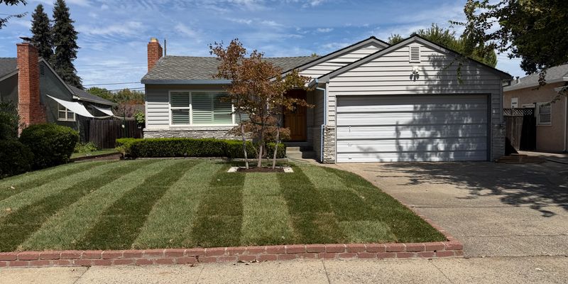 Sacramento House: 5501 Moddison Ave
