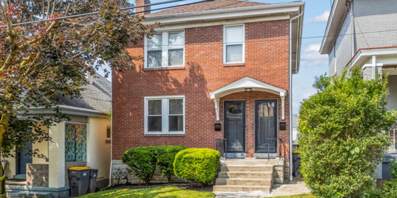 Pittsburgh House: 1129 Wisconsin Ave