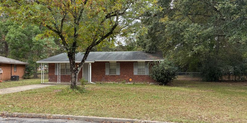 Montgomery House: 619 Placid Dr