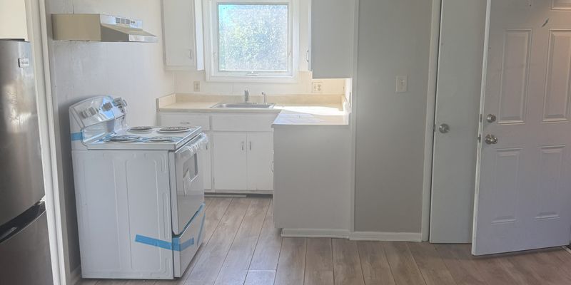 Saint Albans City Apartment: 391 Brigham Rd